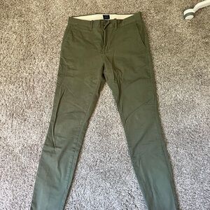 J. Crew Men's Olive Stretch Chinos